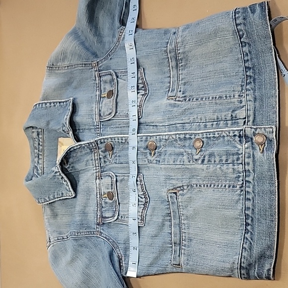 Abercrombie & Fitch, Size M Denim Jacket, Gently Used Condition - Picture 6 of 10